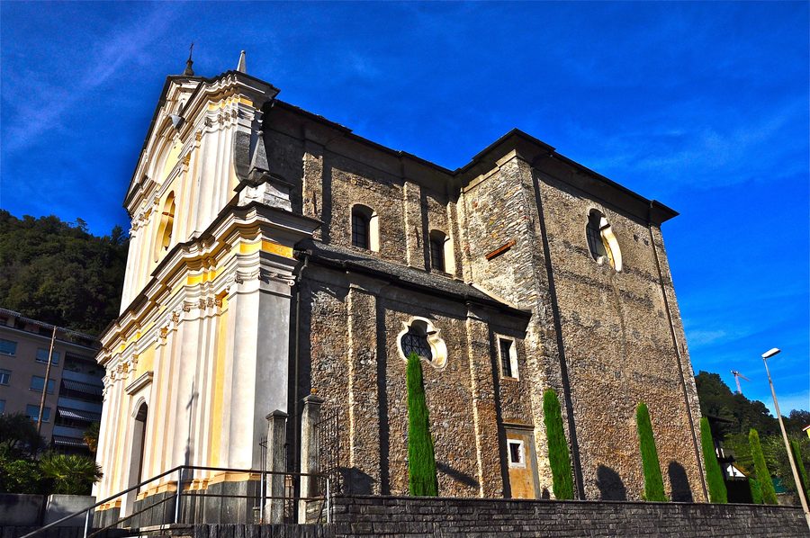 Vista laterale della chiesa di San Giovanni Battista a Locarno, nel quartiere Solduno