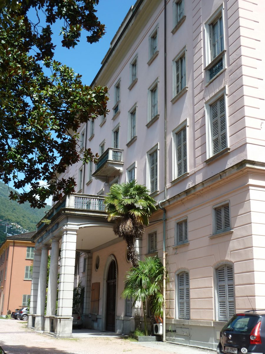 Historische Fassade des Grand Hotel Muralto