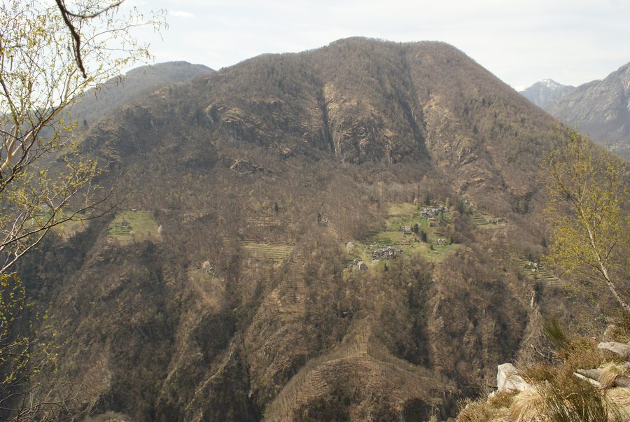 Blick über die Valle Onsernone von oberhalb Cavigliano